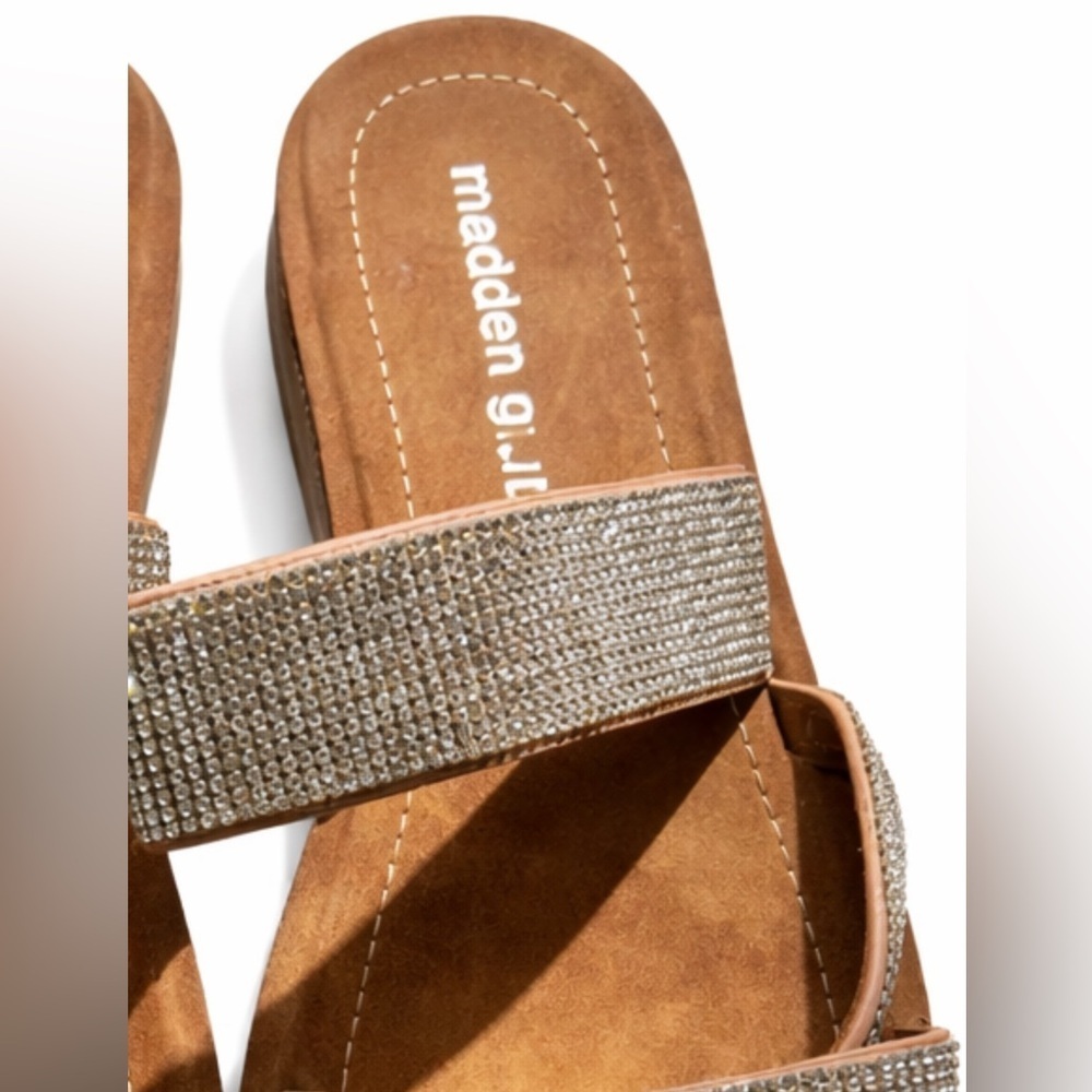 ☀️Madden Girl - Adult Brown Sandals with Silver Accents-size 8 - Picture 2 of 5